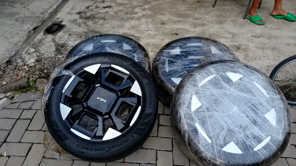Ban + Velg ex KIA Carnival