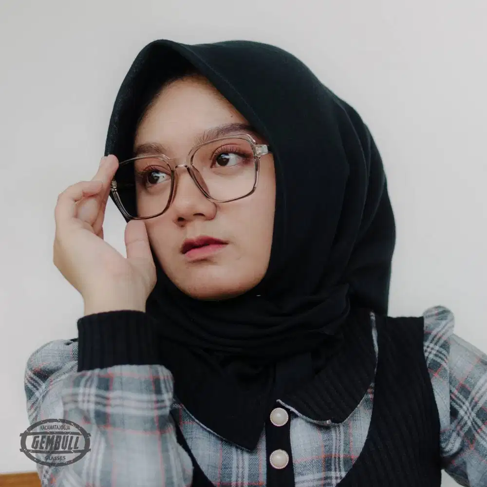 Gembull Umy - Kacamata Kotak Skena Unik Super Kece - Yamika 01