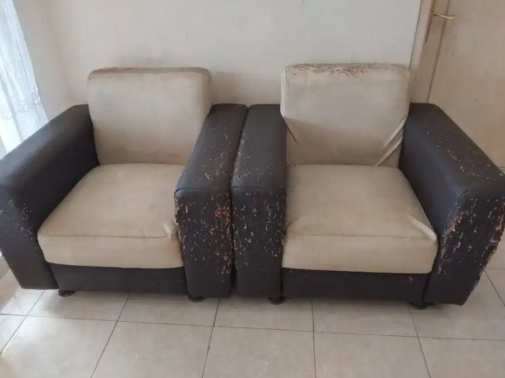 Sofa bekas model minimalis