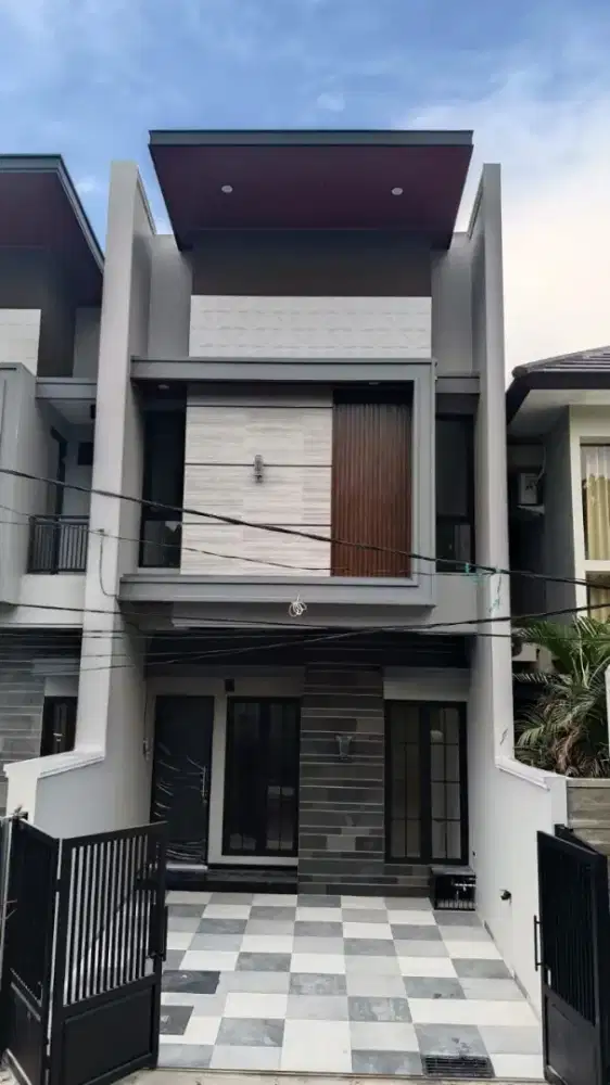 RUMAH BARU GRESS DI MANYAR JAYA, ONE GATE SYSTEM, ROW 4 MOBIL