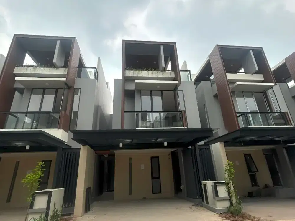 Rumah Bagus Mewah di Lokasi Green Lake Tangerang.