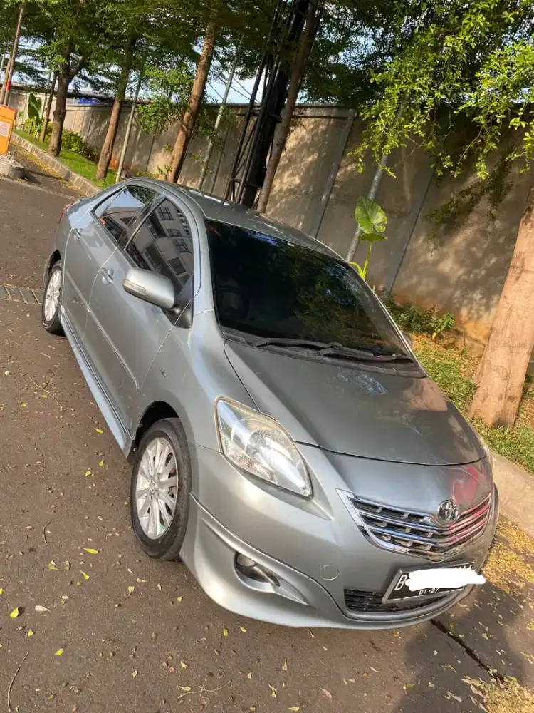 Di jual mobil Vios 
Taun 2011
Metic