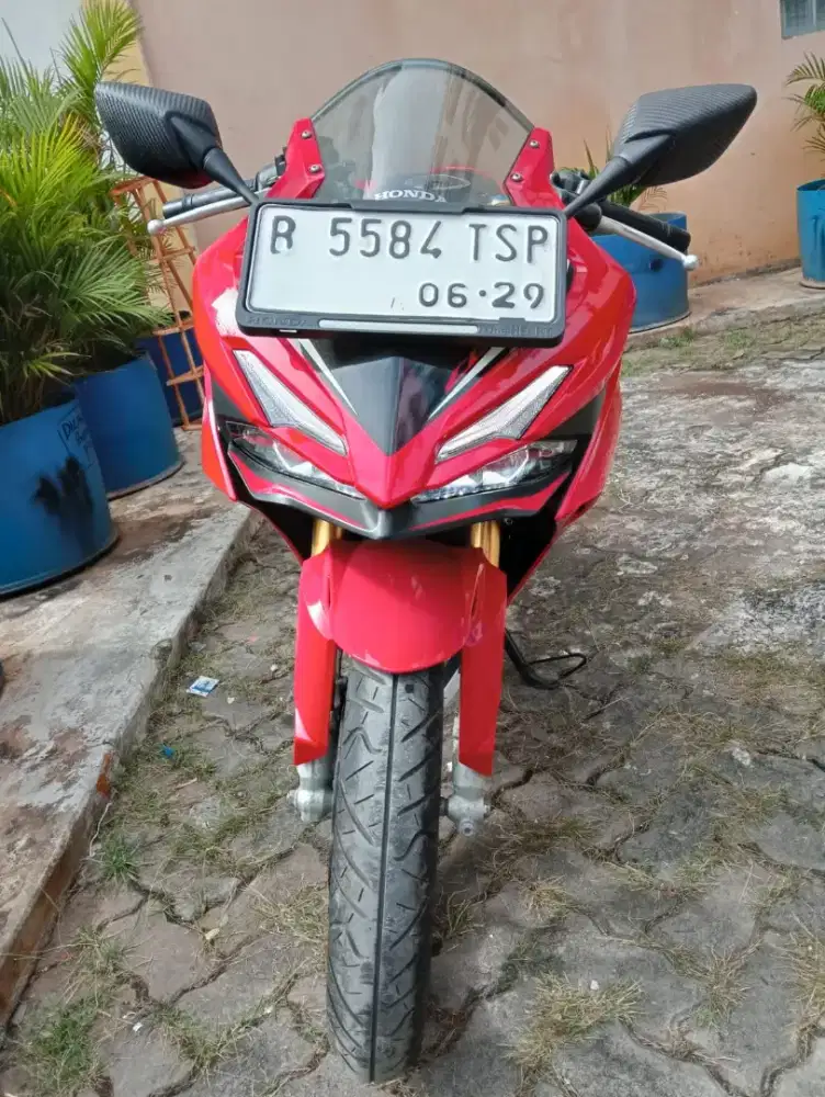Promo DP 500 Honda CBR 150 R Tahun 2024 Km Rendah 3.283