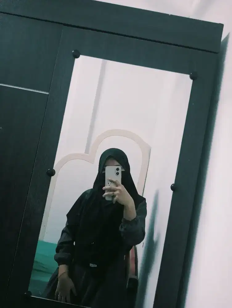 Mencari pekerjaan sebagai art pulang pergi