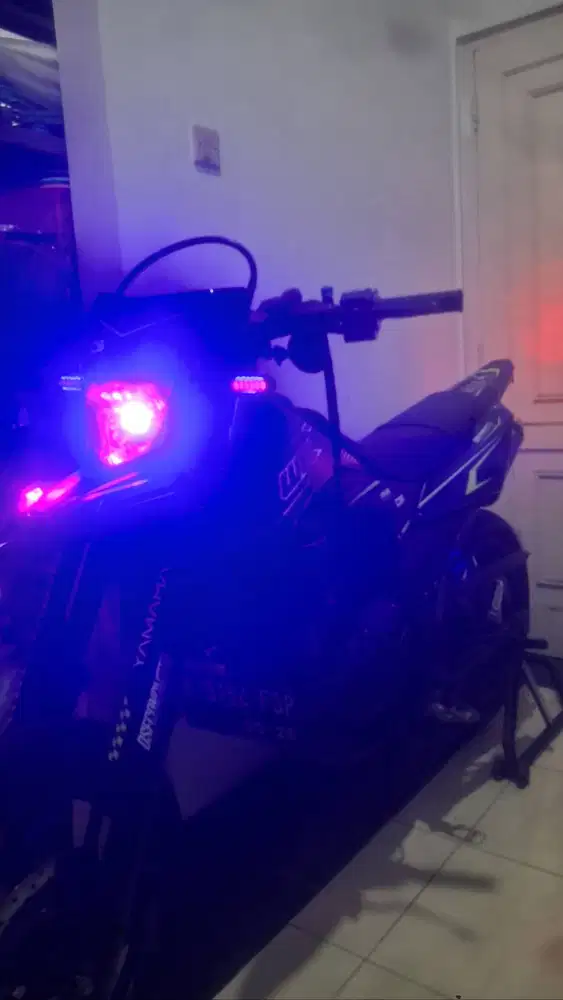 Motor Trail Yamaha WR155 Supermoto