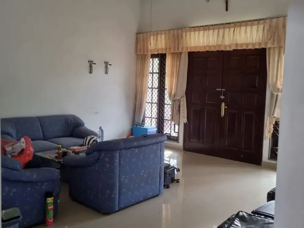 Dijual Cepat Harga Bagus, Nego Sampai Deal. Rumah Satelit Indah Kondisi Bangunan Masih Bagus Dan Terawat.