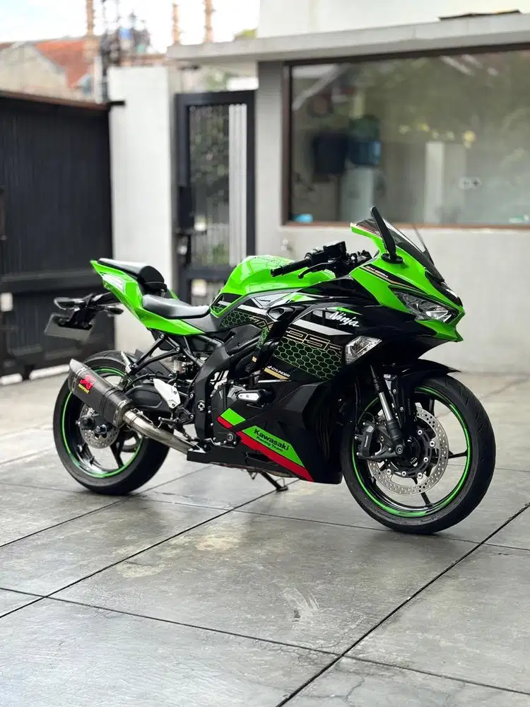 Kawasaki ZX25R ABS