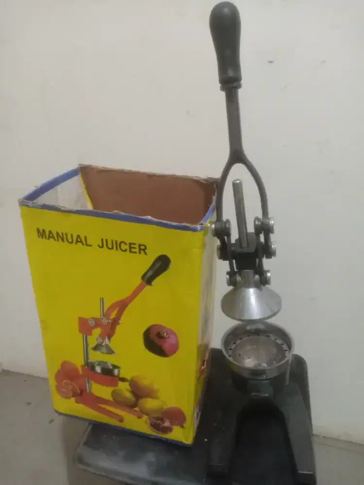 Perasan jeruk perasan buah bekas