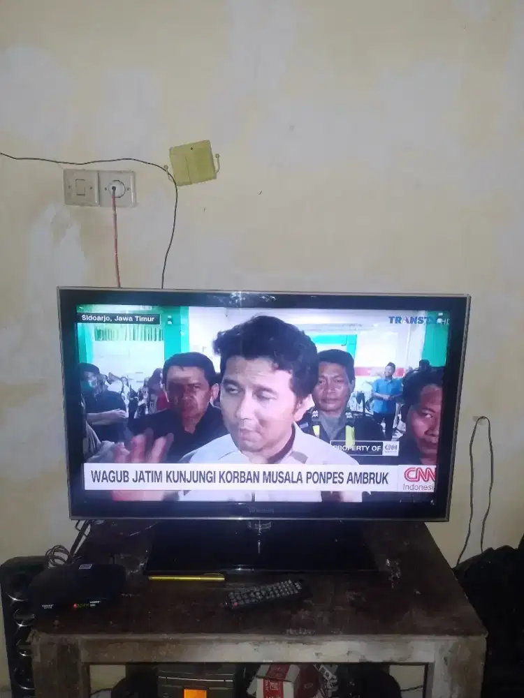 Samsung 32 inci + remot