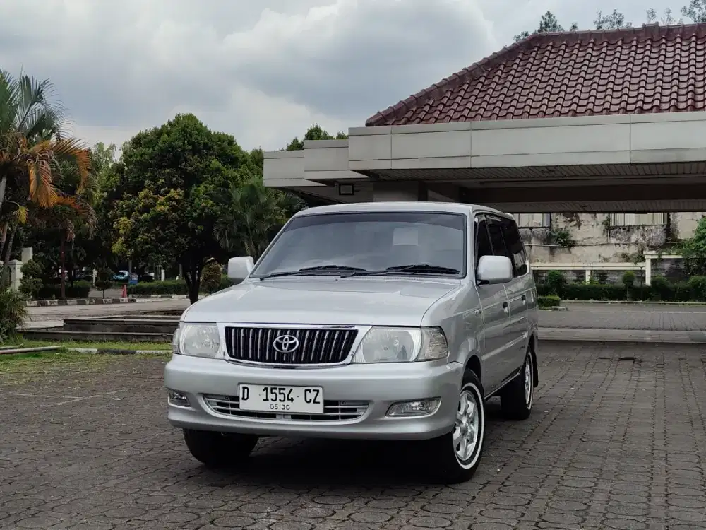 Kijang 1.8 LGX 2000 AT Silver Original Terawat Ban Baru White Stripe