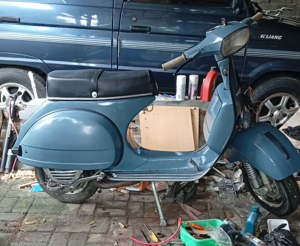 Dijual vespa, unit motor baru dibangun kondisi bagus dan murah.