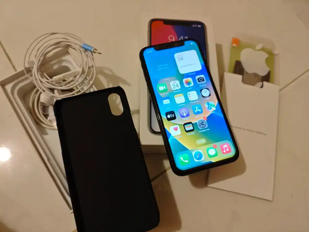 Iphone X 256 kondisi sangat bagus, tempered glass depan belakang