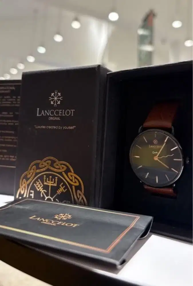 Jam Lancelot pria
