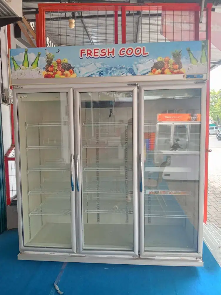 Showcase Sansio 3 pintu murah