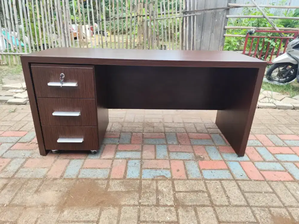 Meja kantro laci custom