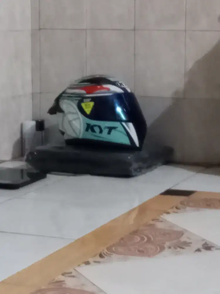 Helm full face KYT R10