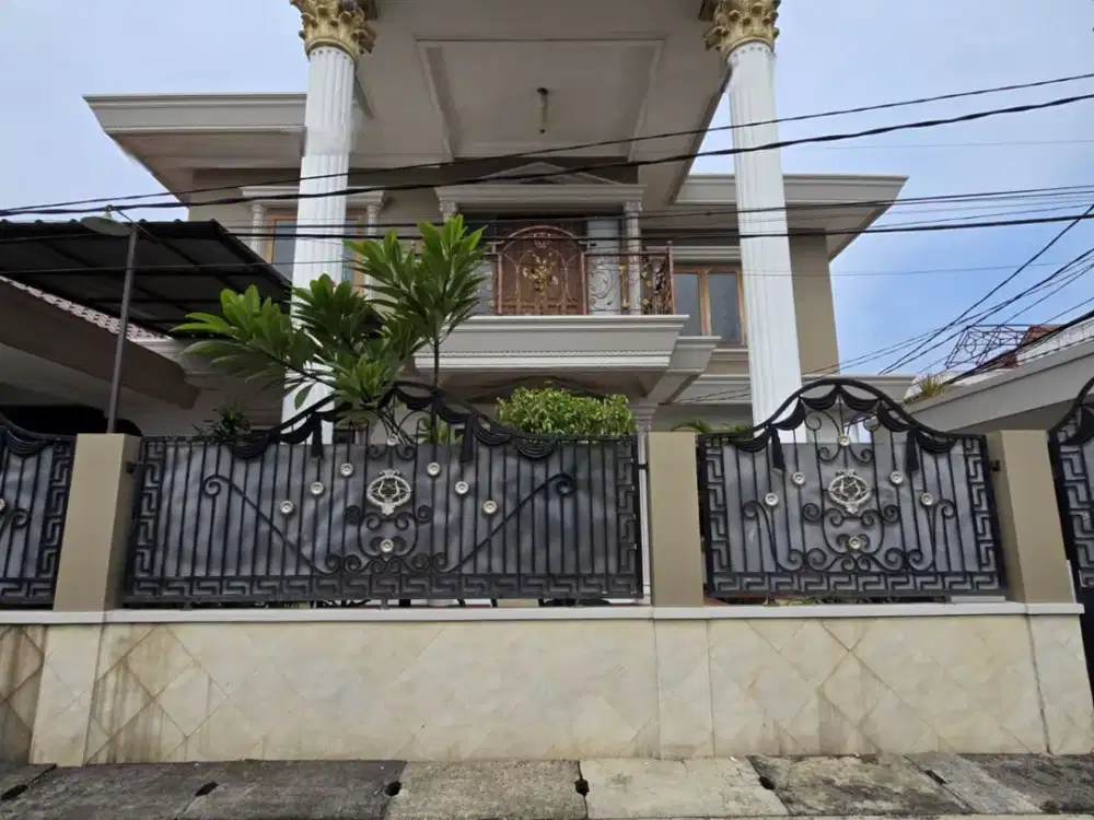 Rumah second hook di komplek Jatiwaringin Jakarta Timur