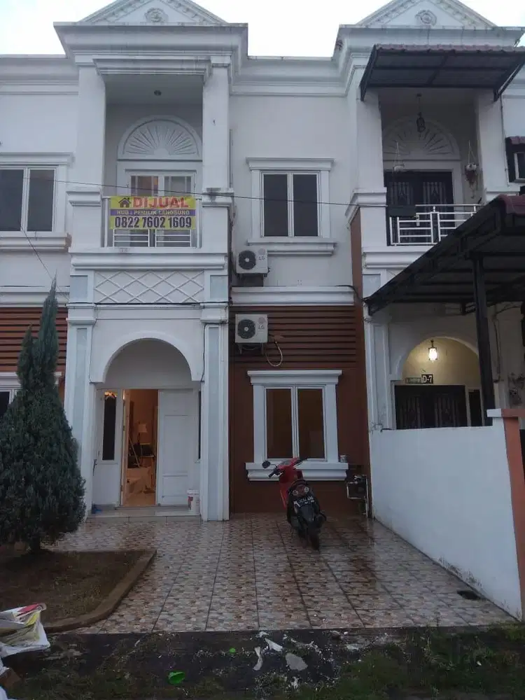 Rumah 2 lantai di Perumahan Golden Estate