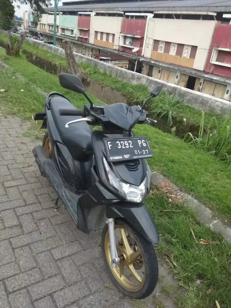 Honda Beat 2012 harga 4,3 Net Mesin adem  ss BPKB plus fKtur