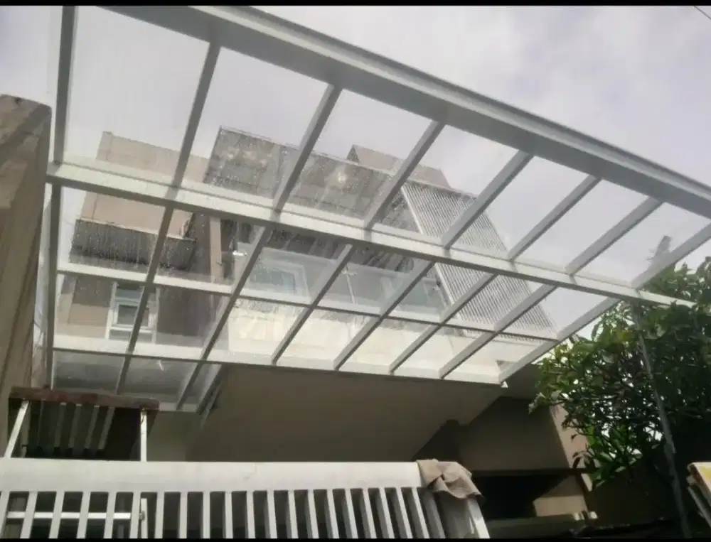 Kanopi kaca modern