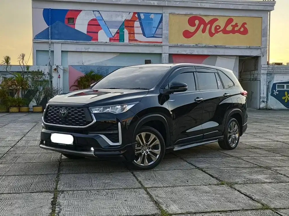 Innova Zenix Q TSS 2.0 Hybrid AT 2023