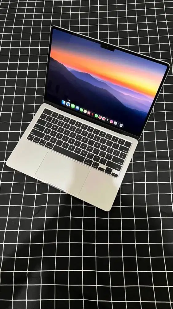 MacBook Air M2 16/256 GB