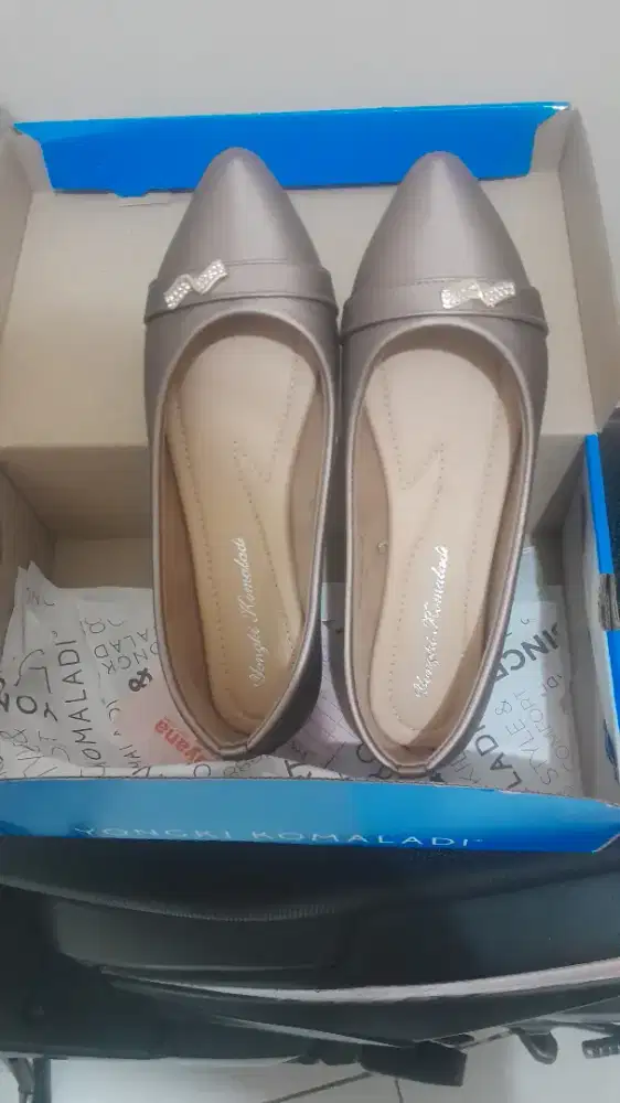 Flat shoes / sepatu ceper