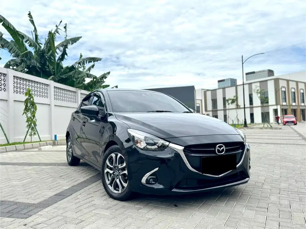 (KM 35 RIBU) Mazda 2 GT Skyactiv Facelift Hitam 2017 ANTIK!