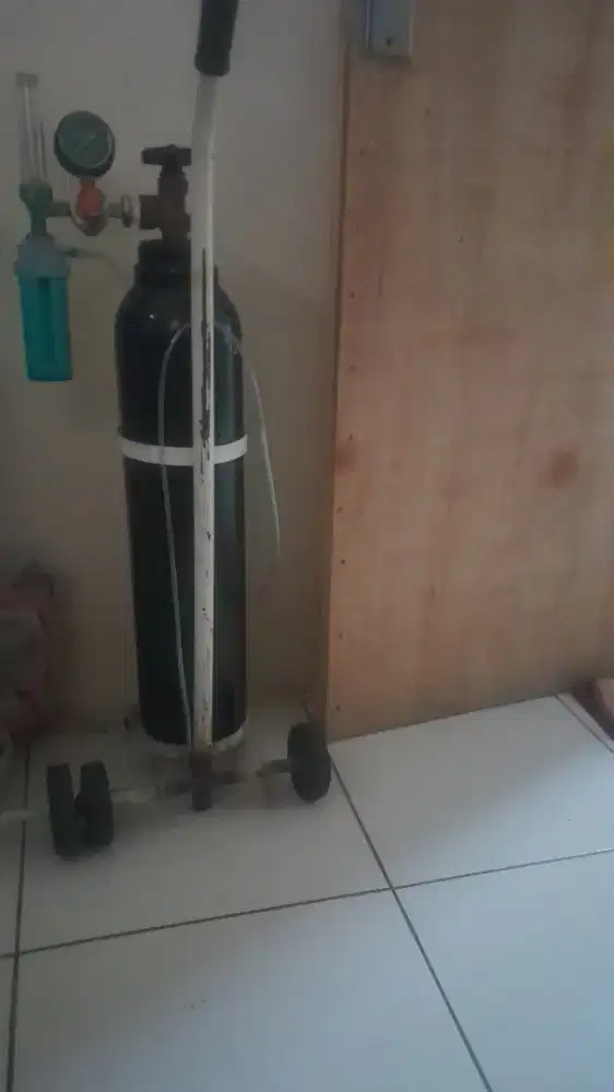 OKSIGEN tabung sedang
