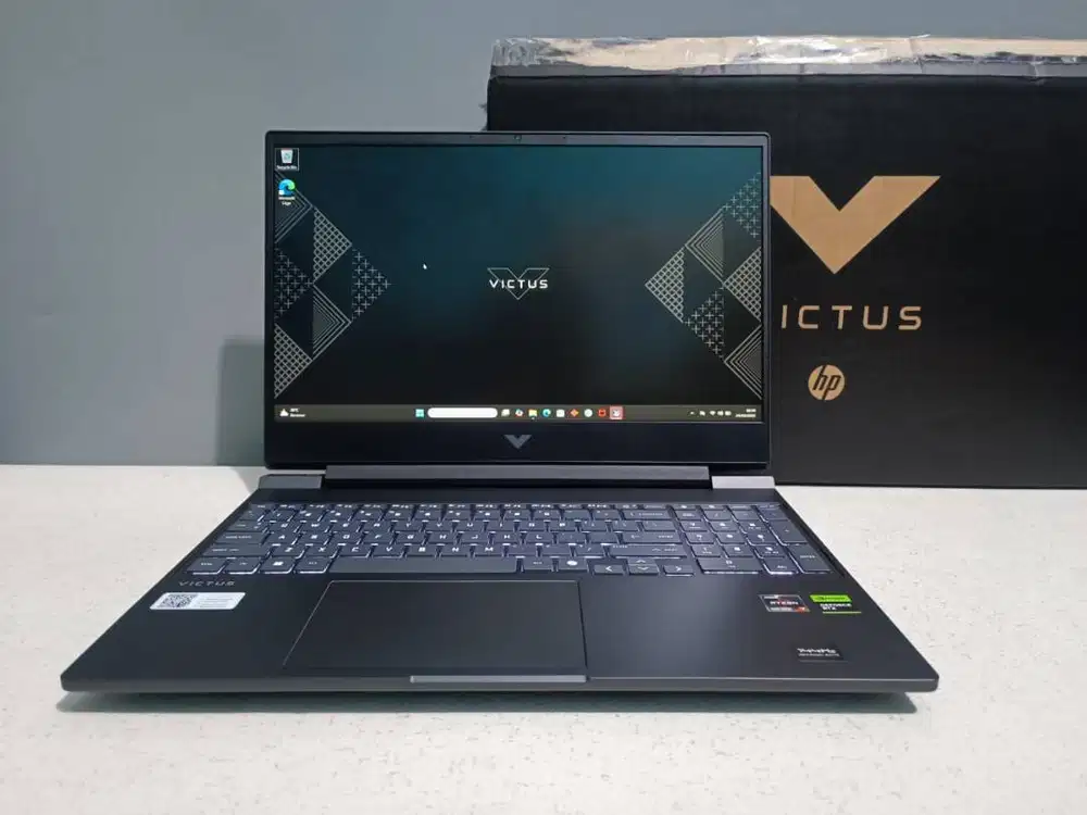 HP Victus 15 FB3744AX Ryzen 7 7445HS 16/512GB RTX3050 6GB Garansi