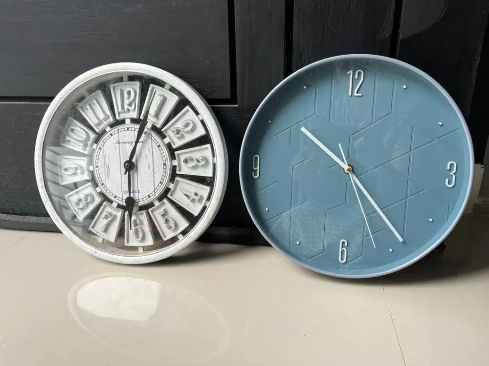 Jam dinding 2 pcs