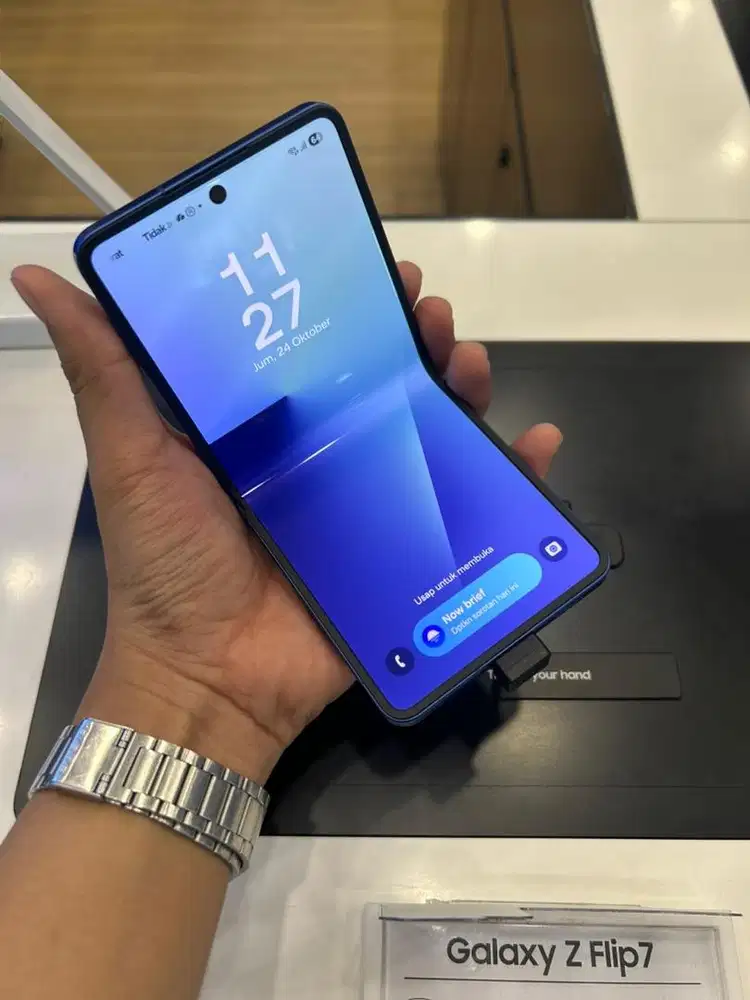 Credit Samsung Galaxy Z Flip7