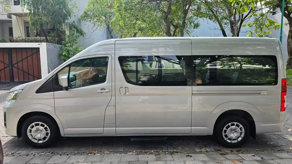Toyota HIACe Premio 2025 Silver Diese lBaru Gress