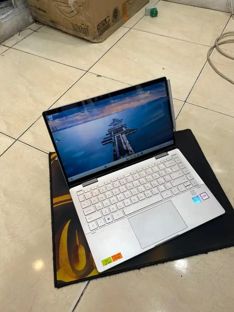 2 In 1 Laptop HP X360 EK2111TU Core 5 120U Ram 26/512 Garansi 21 bln