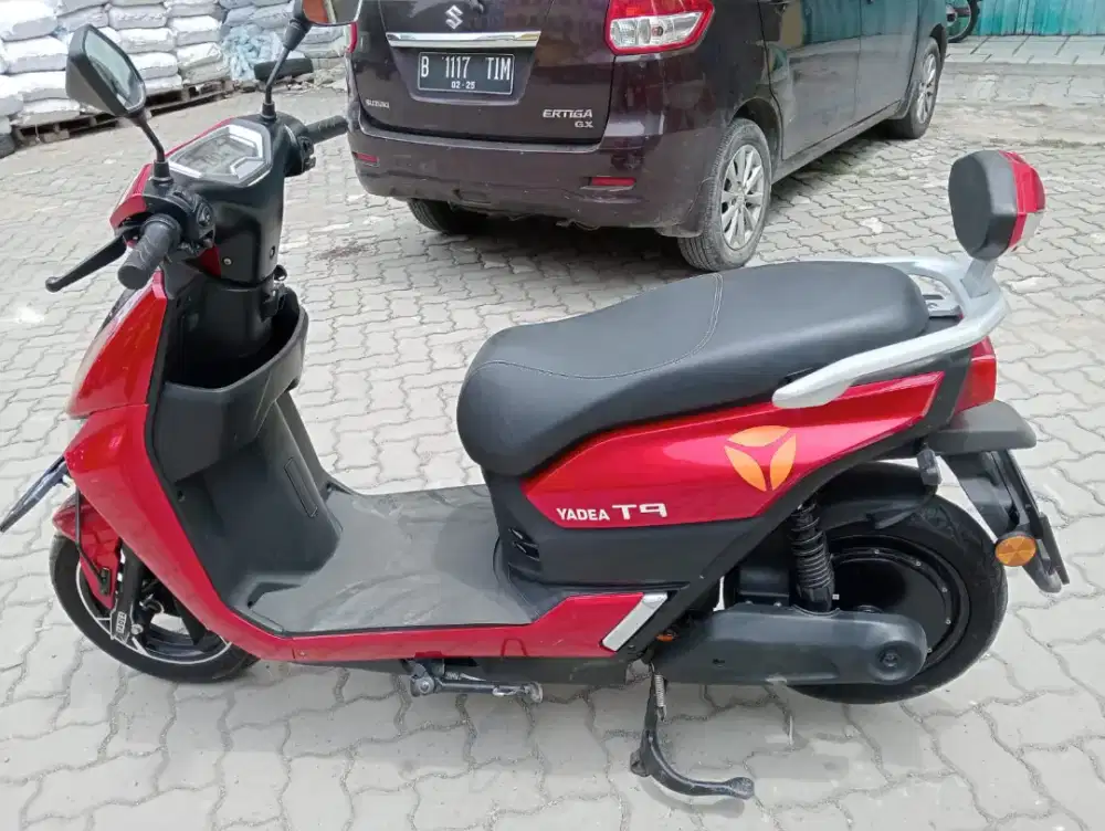 Dijual Motor Listrik Yadea T9 tahun pemakaian 2024