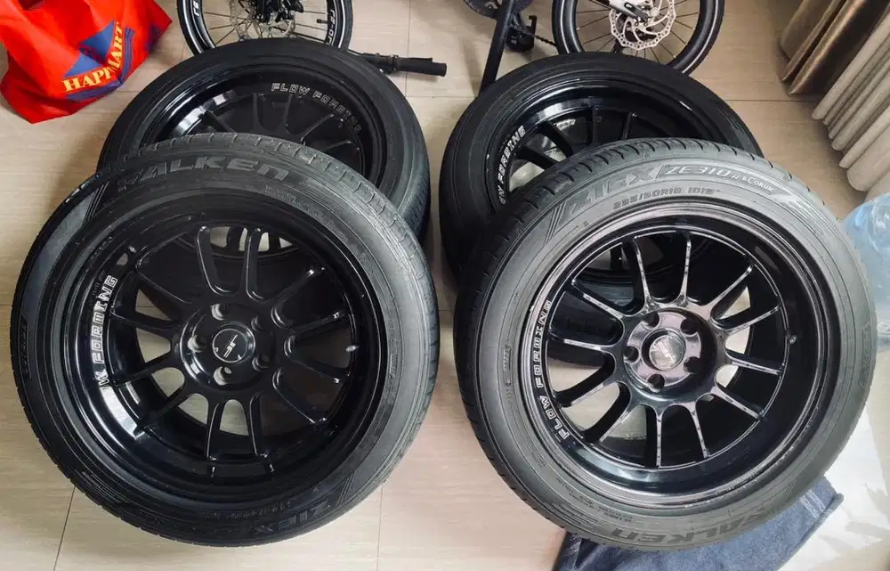 Di jual velg dan ban