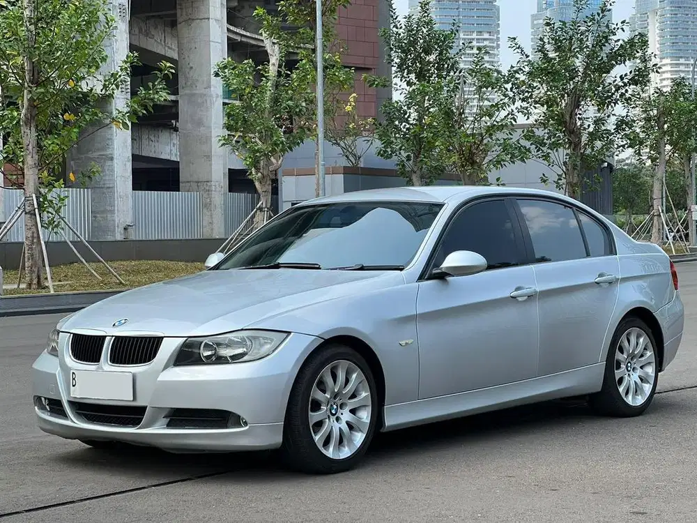 [CASH] Bmw E90 320i 2008