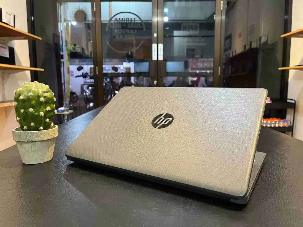 LAPTOP HP 240 G8 // CORE i3-1115G4
