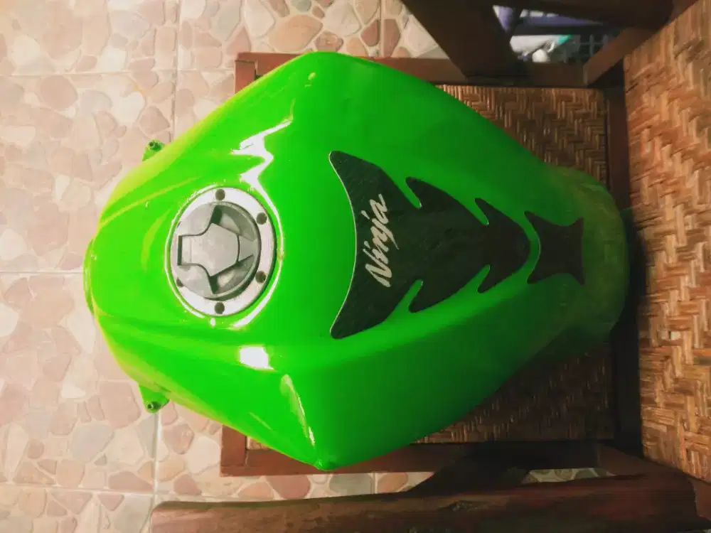 Tangki ninja 250 fi old