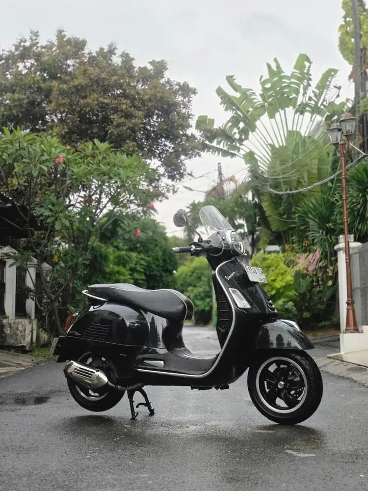 PIAGGIO GTS 150 4V IGET ABS LED TH 2019 WARNA HITAM Perfect Condition
