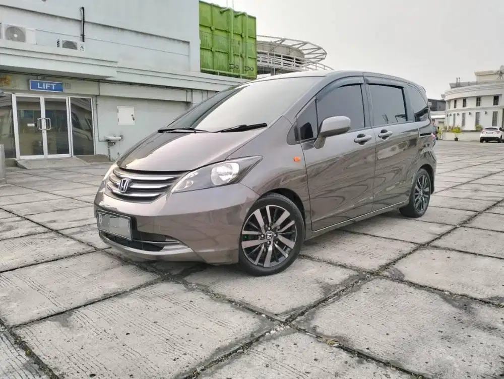 Honda Freed PSD Metic 2010