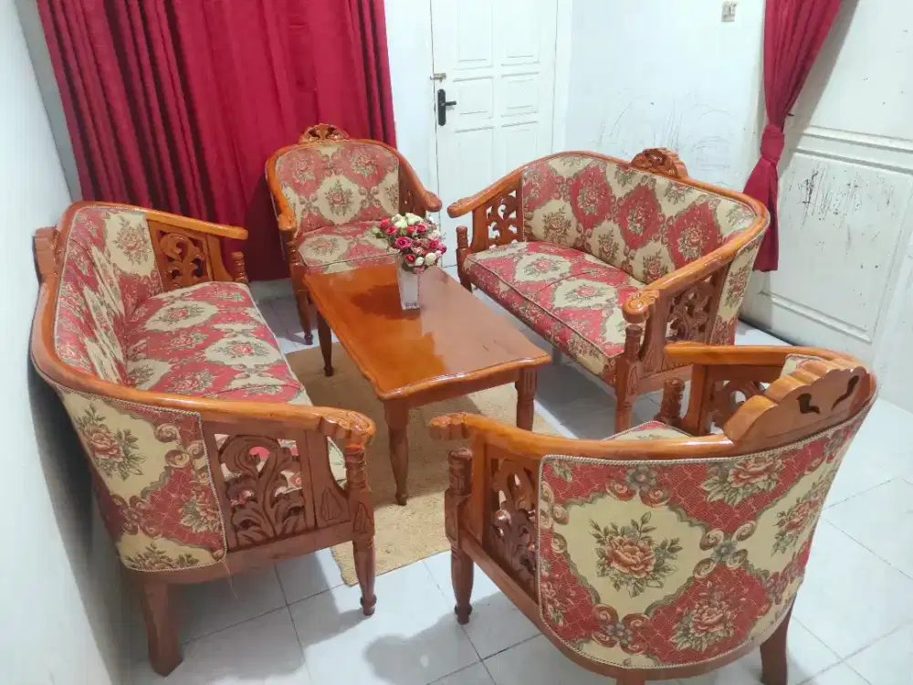 1 SET KURSI TAMU BAGUS KALI JUAL CEPAR