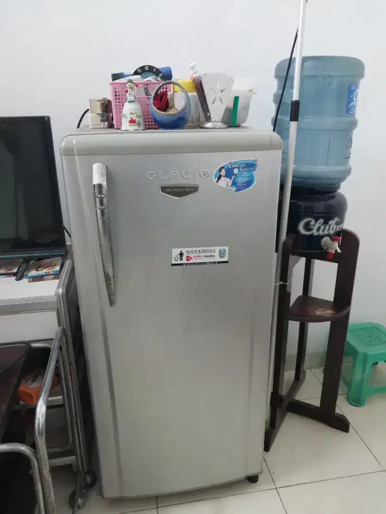 Dijual kulkas 1 pintu