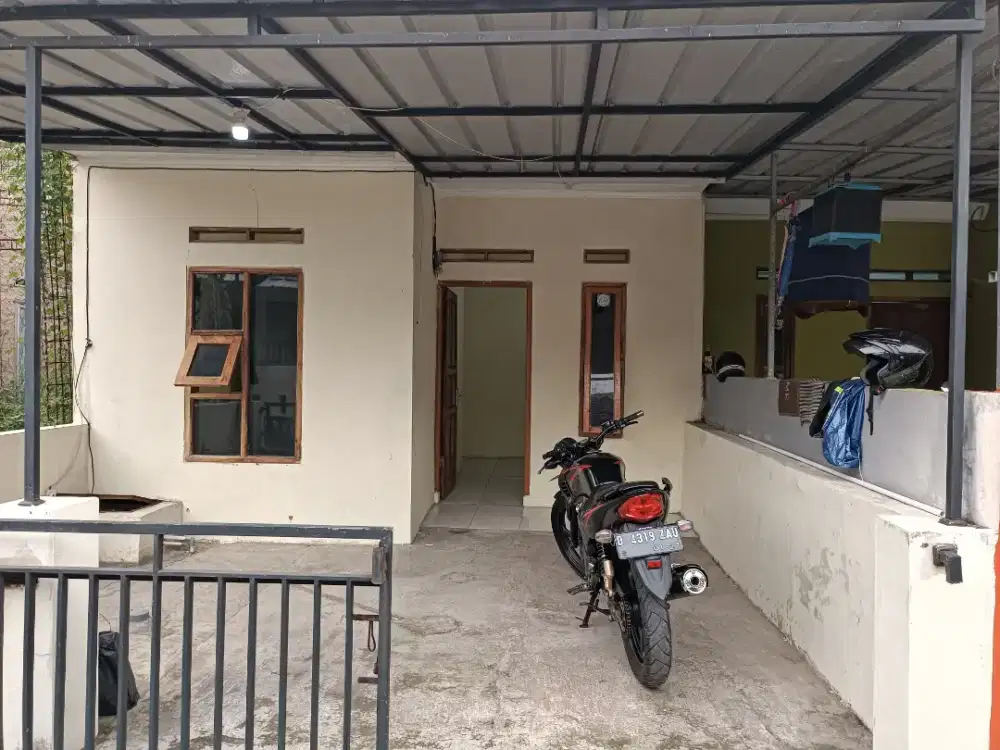 Di kontrakan rumah
