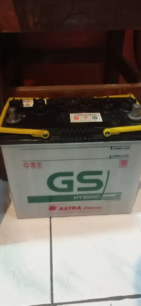 aki GS Hybrid bekas livina