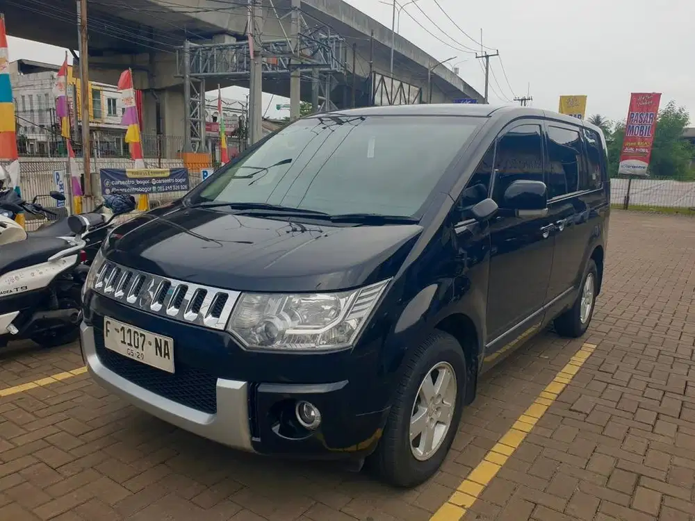 Mits Delica 2.0 2015 CBU Antik