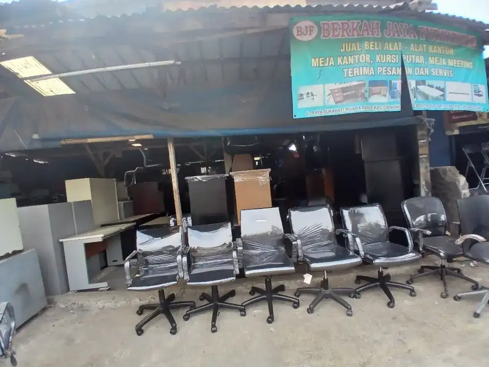 kursi staf kantor