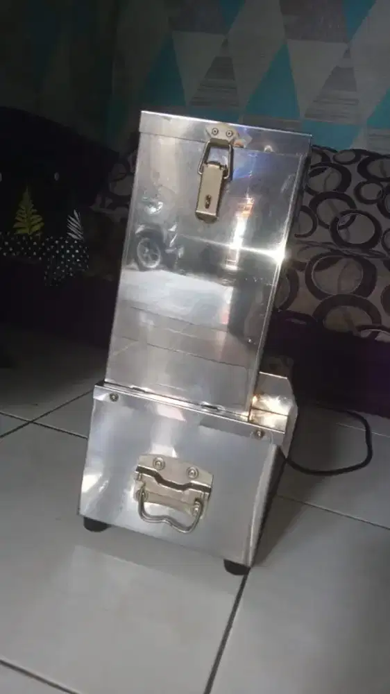 ALAT PEMOTONG BAWANG