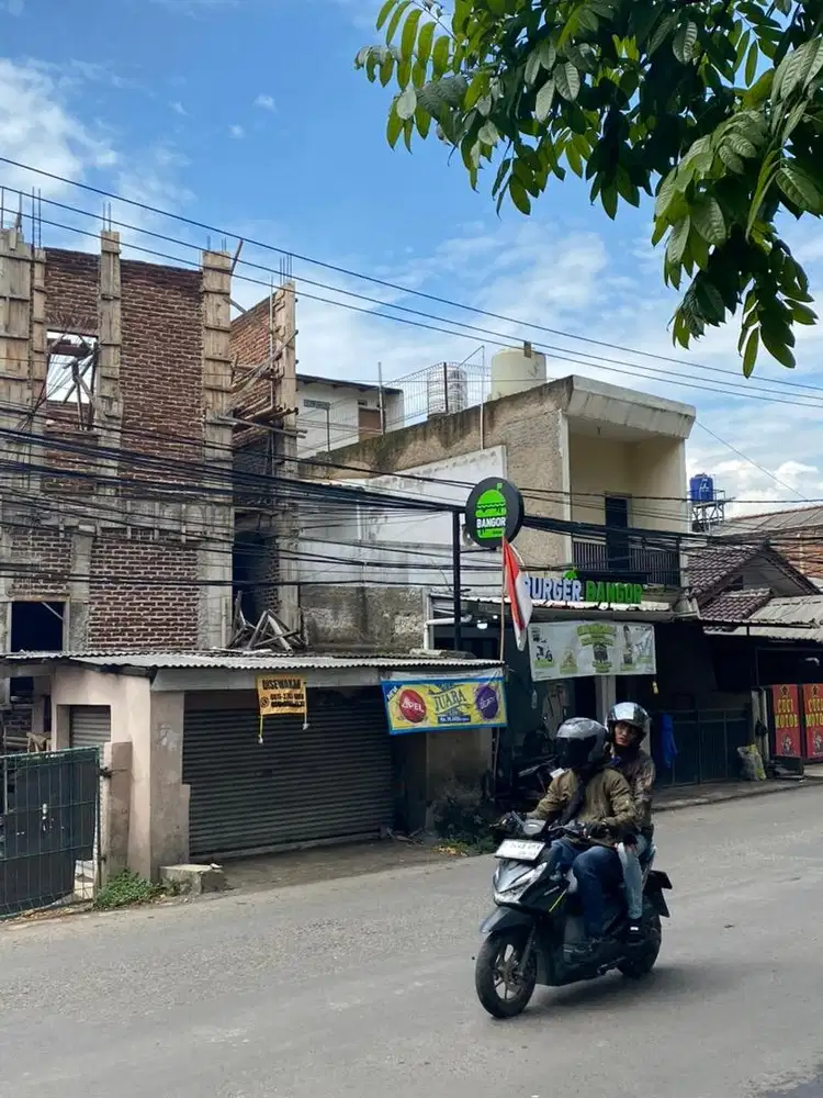 Di sewakan kios pinggir jalan besar