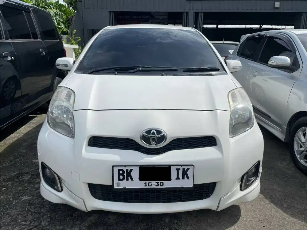 [ Dp 12 jt ] Yaris E 1.5 Manual 2013